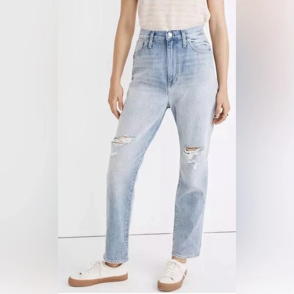 Madewell The Mom Jean Light Wash distressed knees size 26 - Picture 1 of 7
